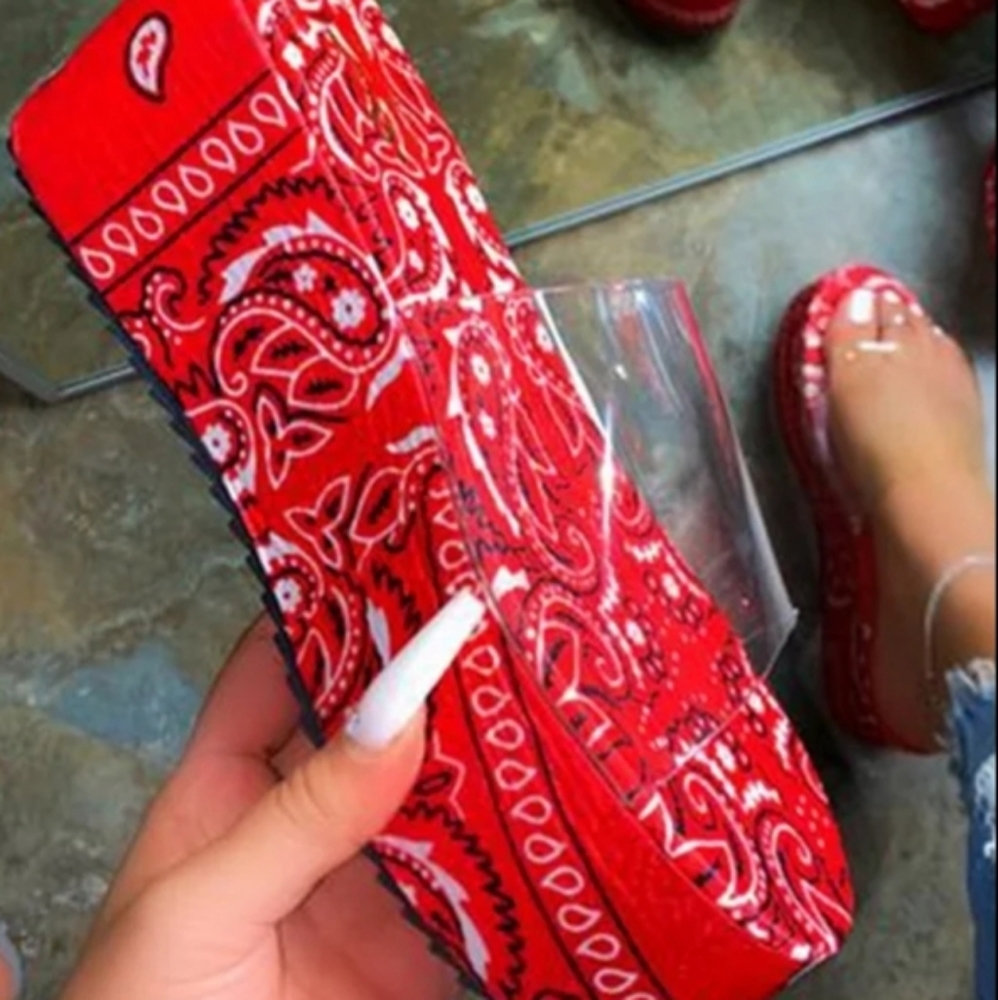 Red print bandana sandals. Yes!!!!!!!